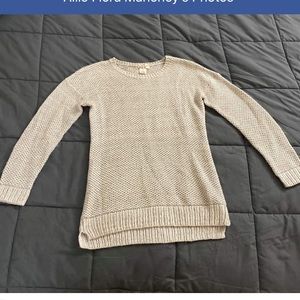 Light grey sweater